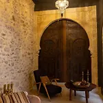 Maison 250 - Adult Only